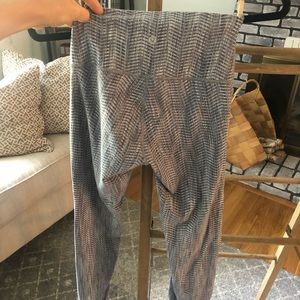 Rare Lululemon align print 25”